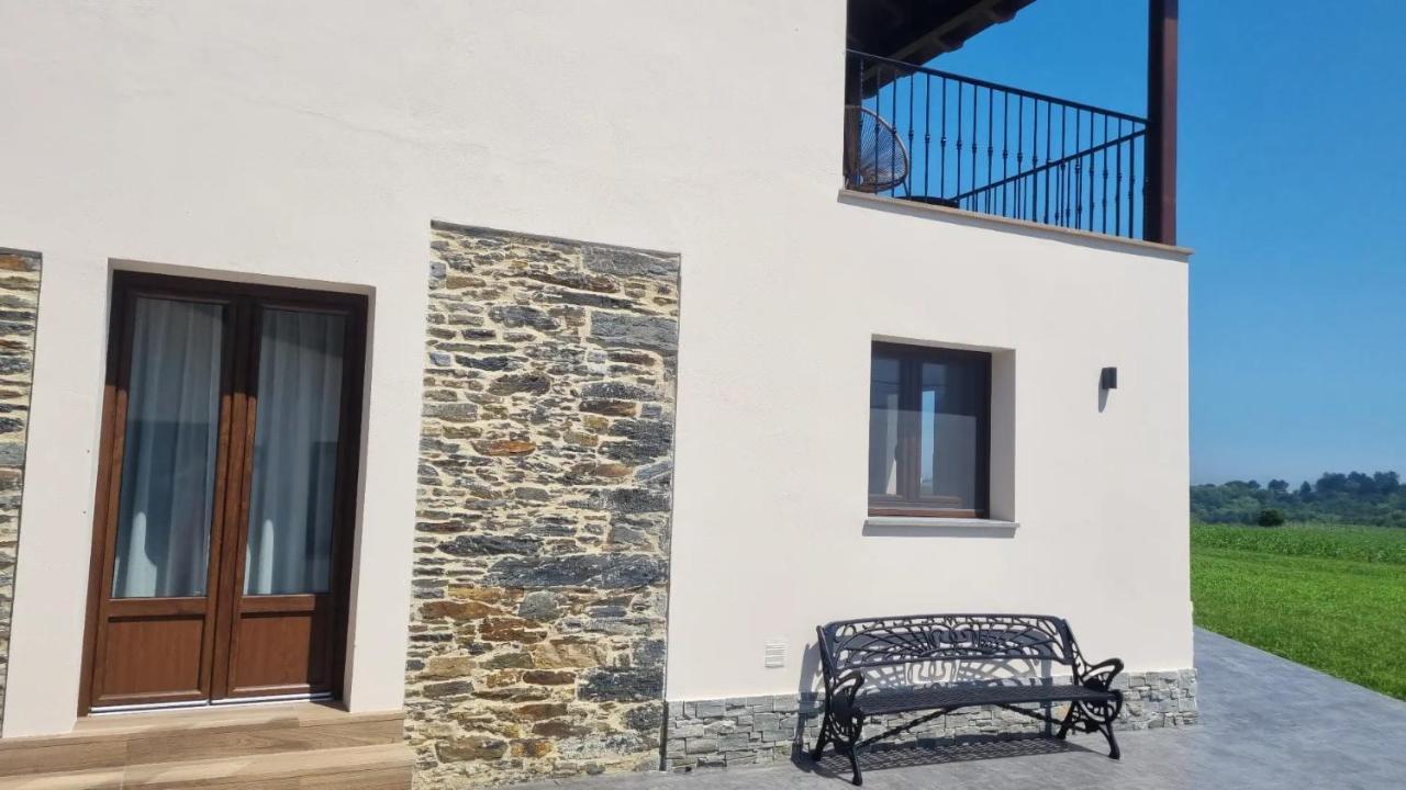 La Quintana De Figares Apartman Luarca Kültér fotó