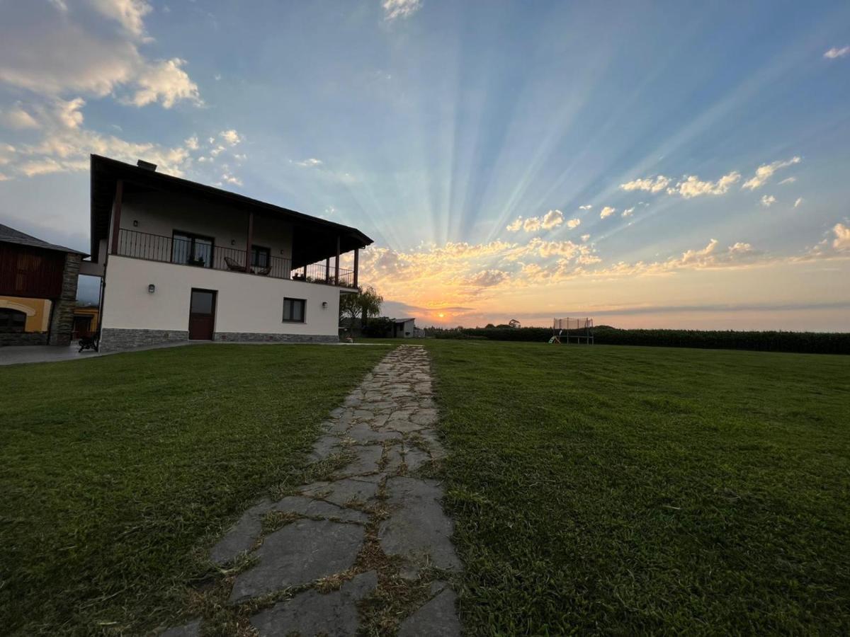 La Quintana De Figares Apartman Luarca Kültér fotó