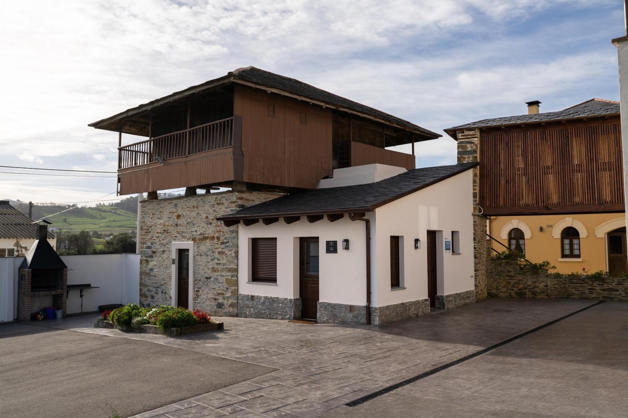 La Quintana De Figares Apartman Luarca Kültér fotó